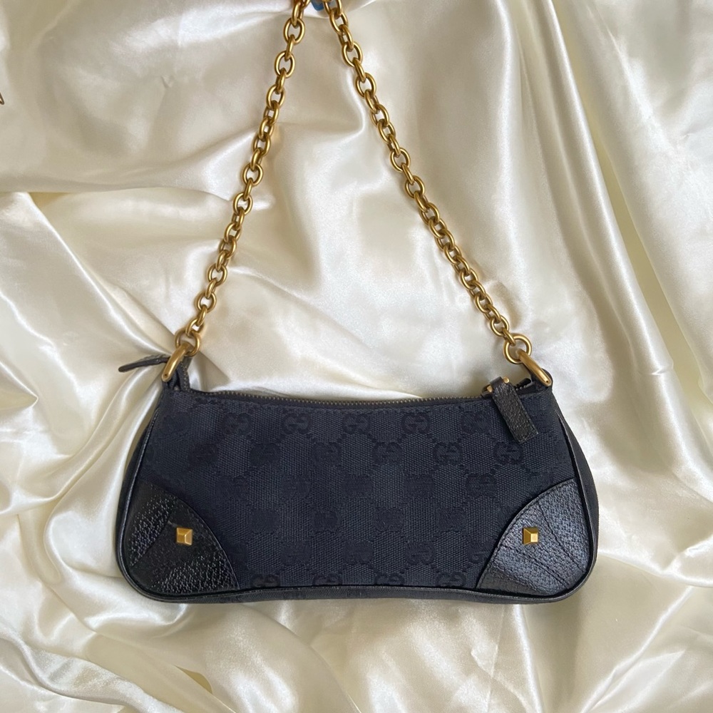 ❌SOLD❌ Authentic Gucci Nailhead Pochette - Picture 2 of 7